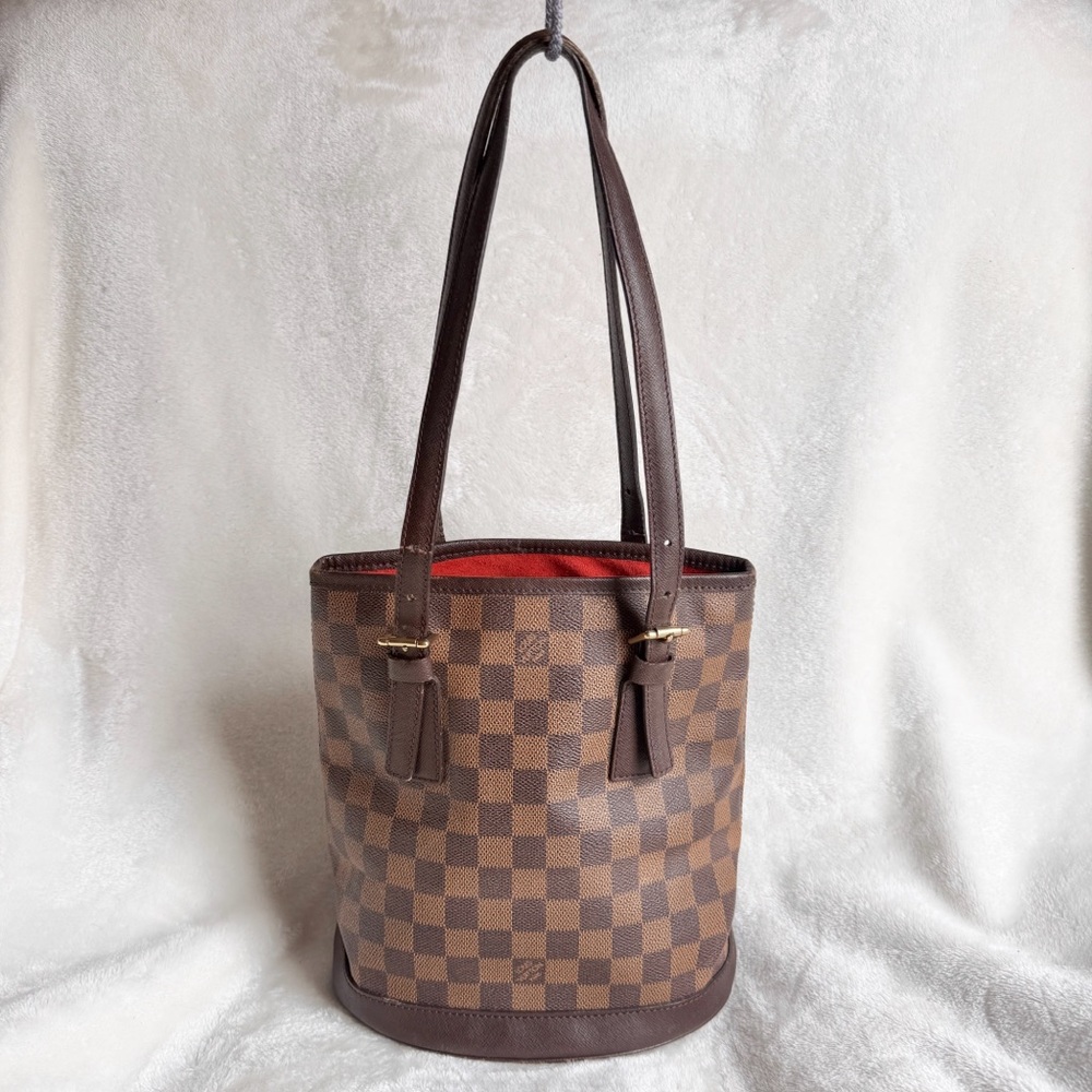 Louis Vuitton Marais Bucket Bag